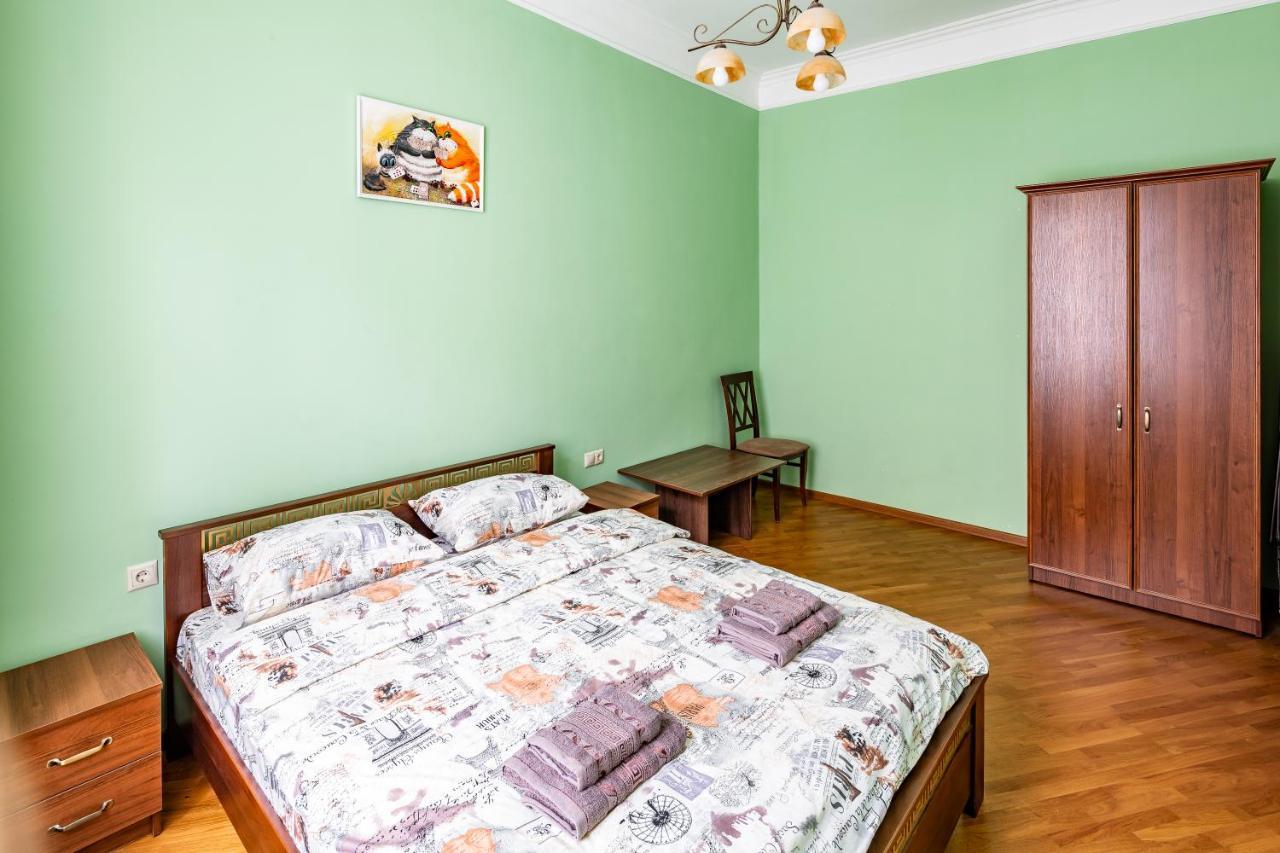 13 Franka Apartment 1 Lviv Kültér fotó