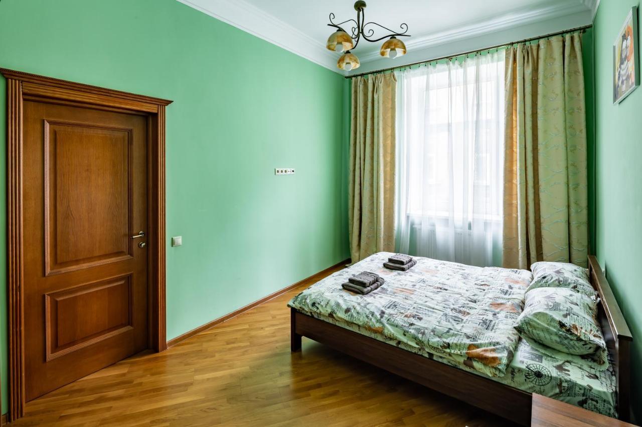 13 Franka Apartment 1 Lviv Kültér fotó
