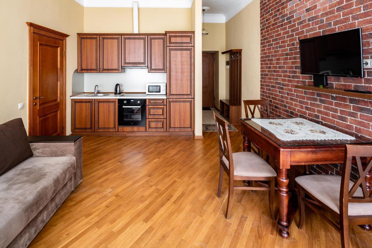 13 Franka Apartment 1 Lviv Kültér fotó