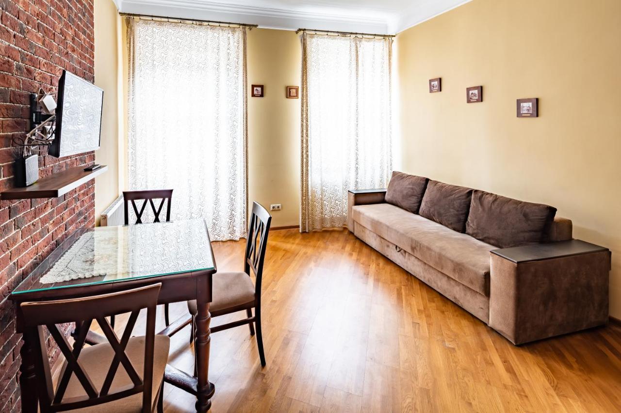 13 Franka Apartment 1 Lviv Kültér fotó