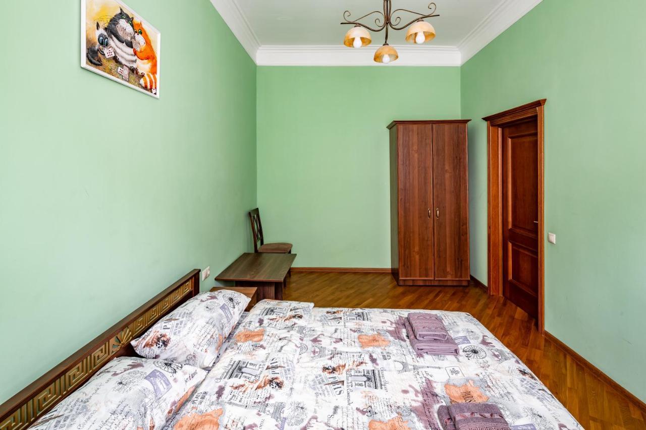 13 Franka Apartment 1 Lviv Kültér fotó