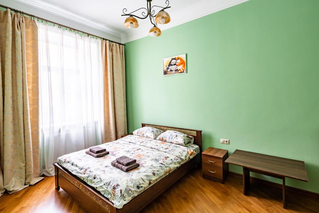 13 Franka Apartment 1 Lviv Kültér fotó